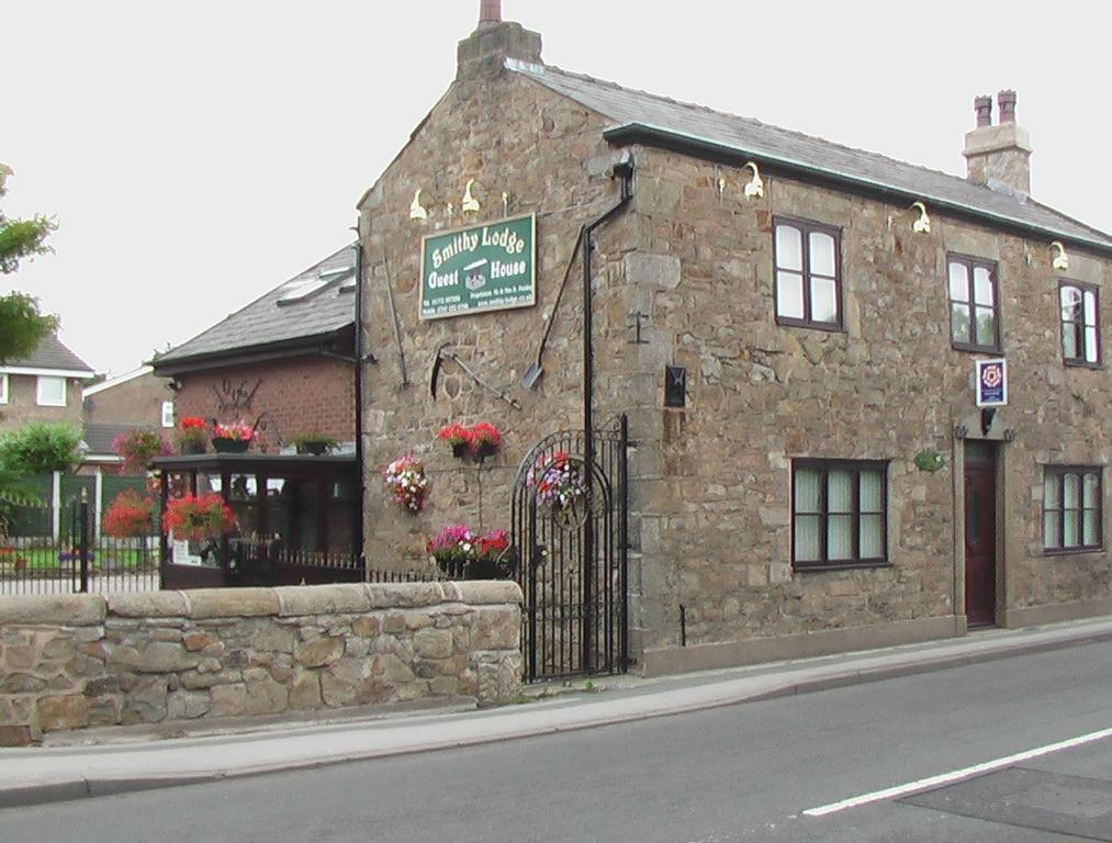 Smithy Lodge Guest House Leyland Extérieur photo