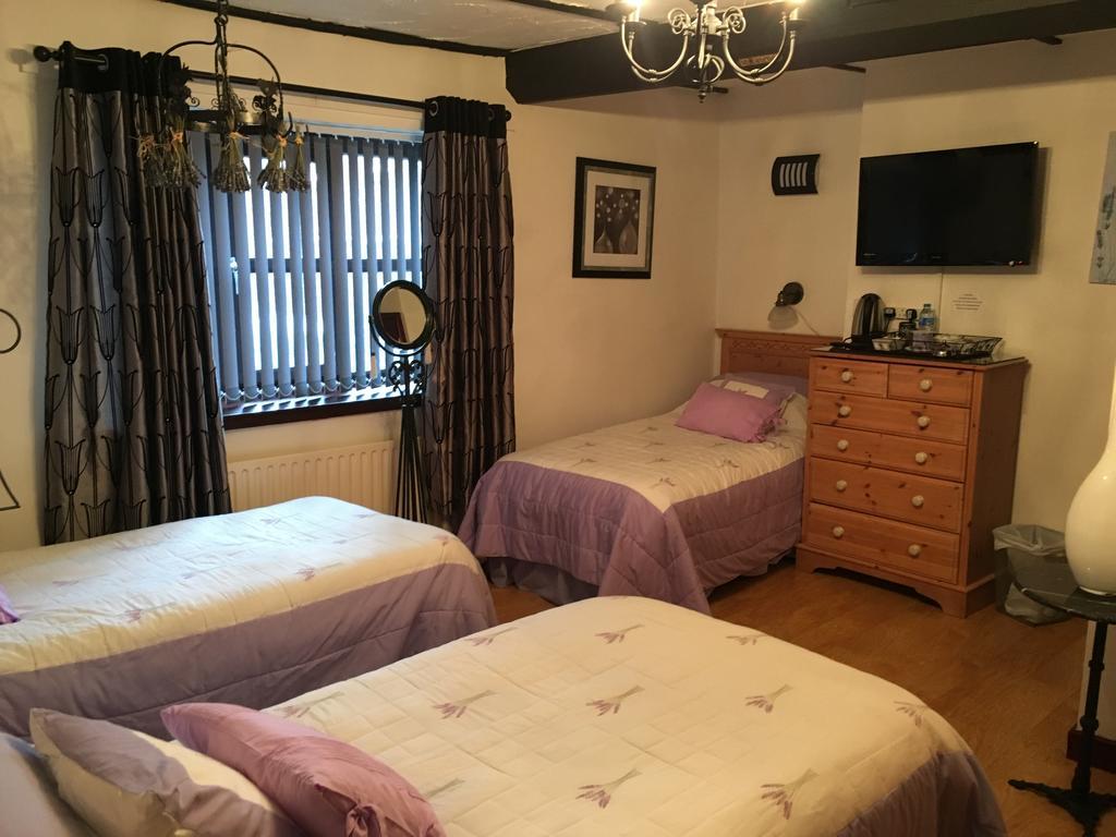 Smithy Lodge Guest House Leyland Extérieur photo